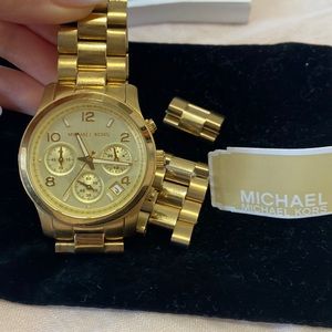 Michael Kors Watch in Gold